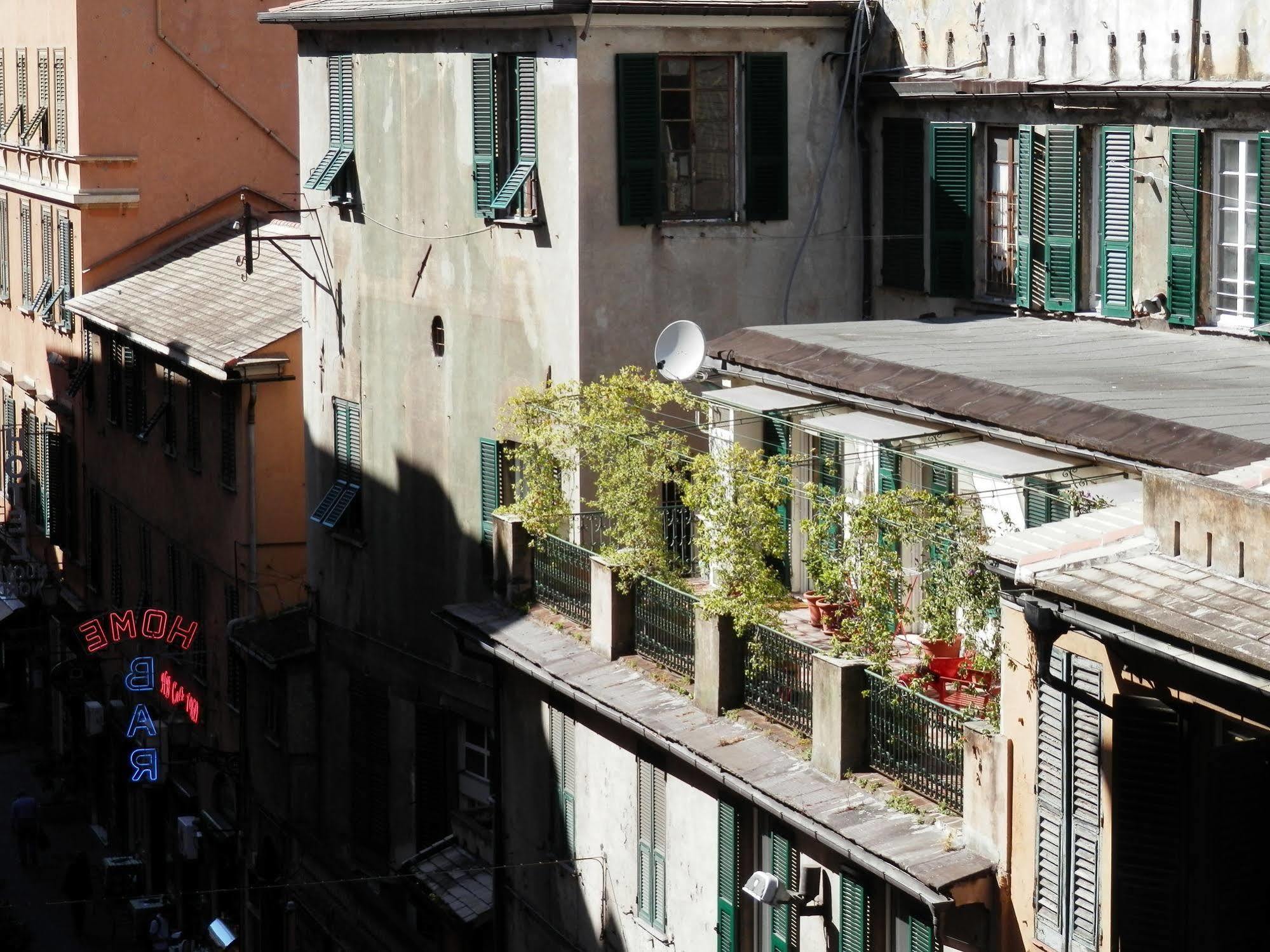 Posta 3* Genova